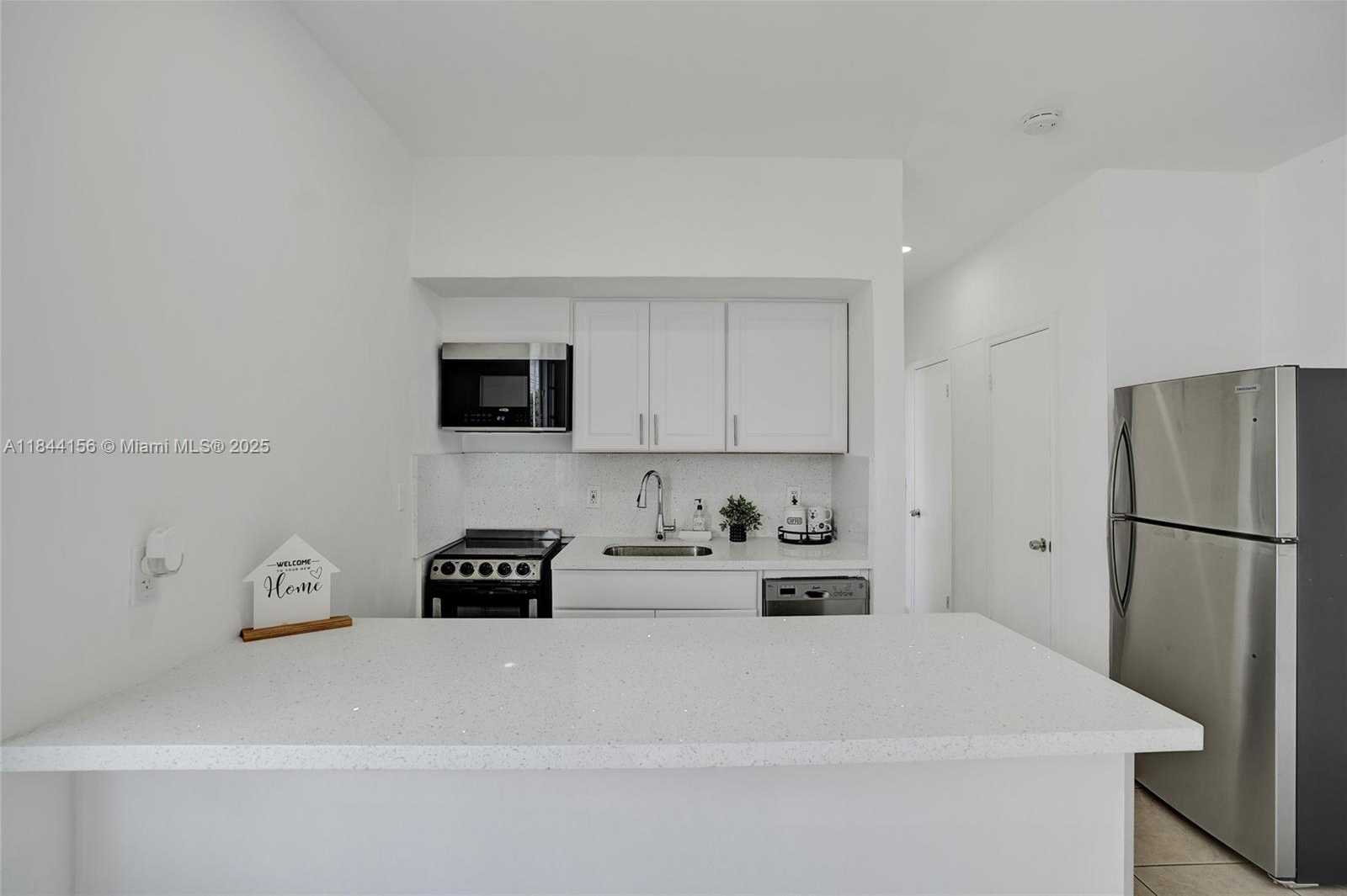 Small Image of 2160 BAY DR #1-1, Miami Beach Number 7