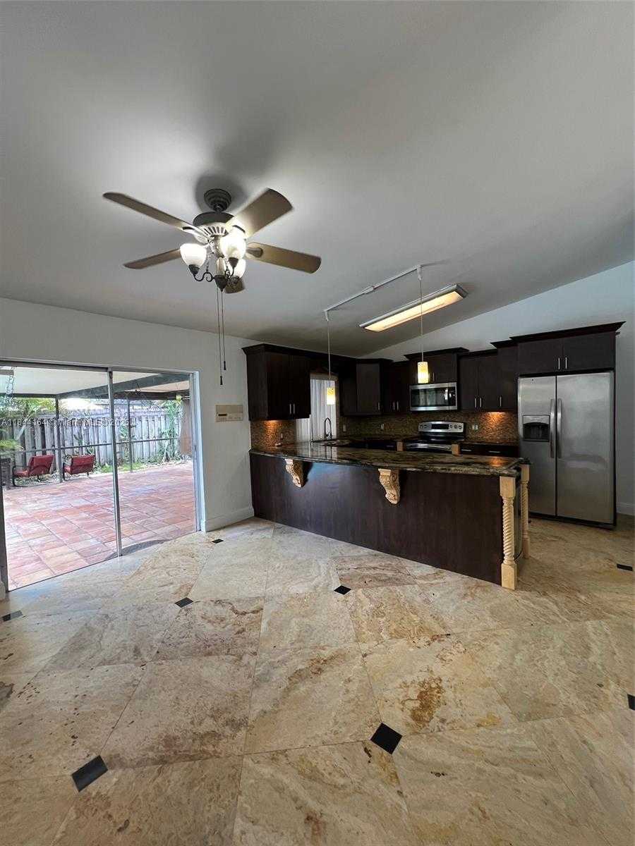 Small Image of 10511 SOUTH WEST 145TH CT, Miami Number 11
