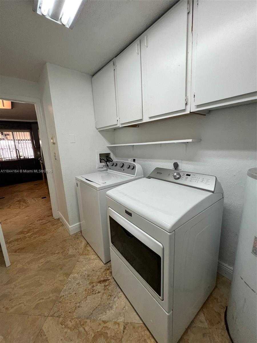 Small Image of 10511 SOUTH WEST 145TH CT, Miami Number 16