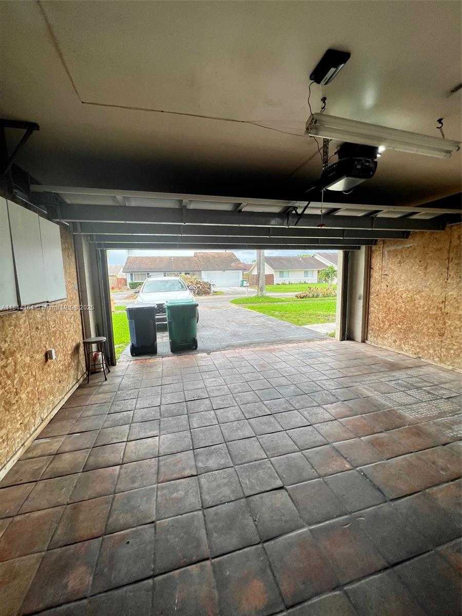 Small Image of 10511 SOUTH WEST 145TH CT, Miami Number 17