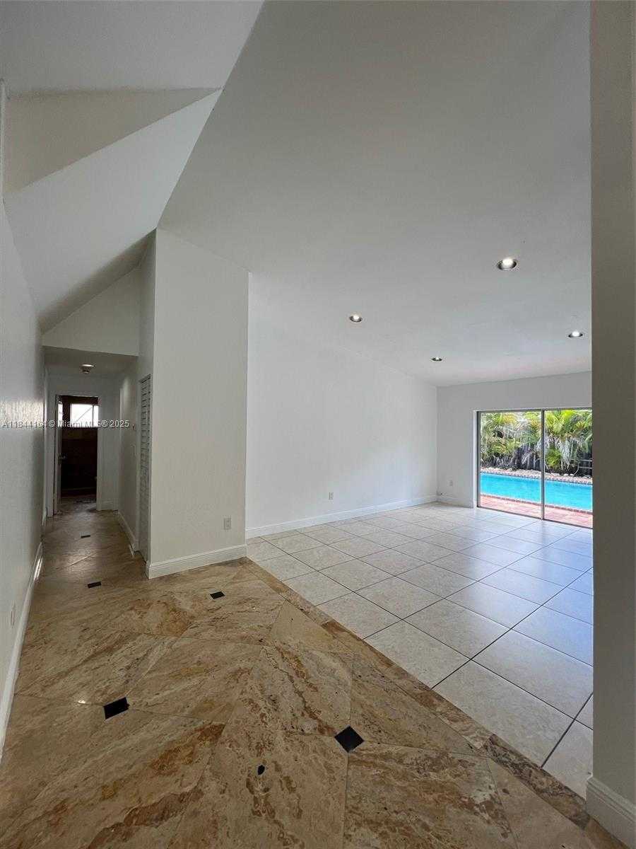 Small Image of 10511 SOUTH WEST 145TH CT, Miami Number 19