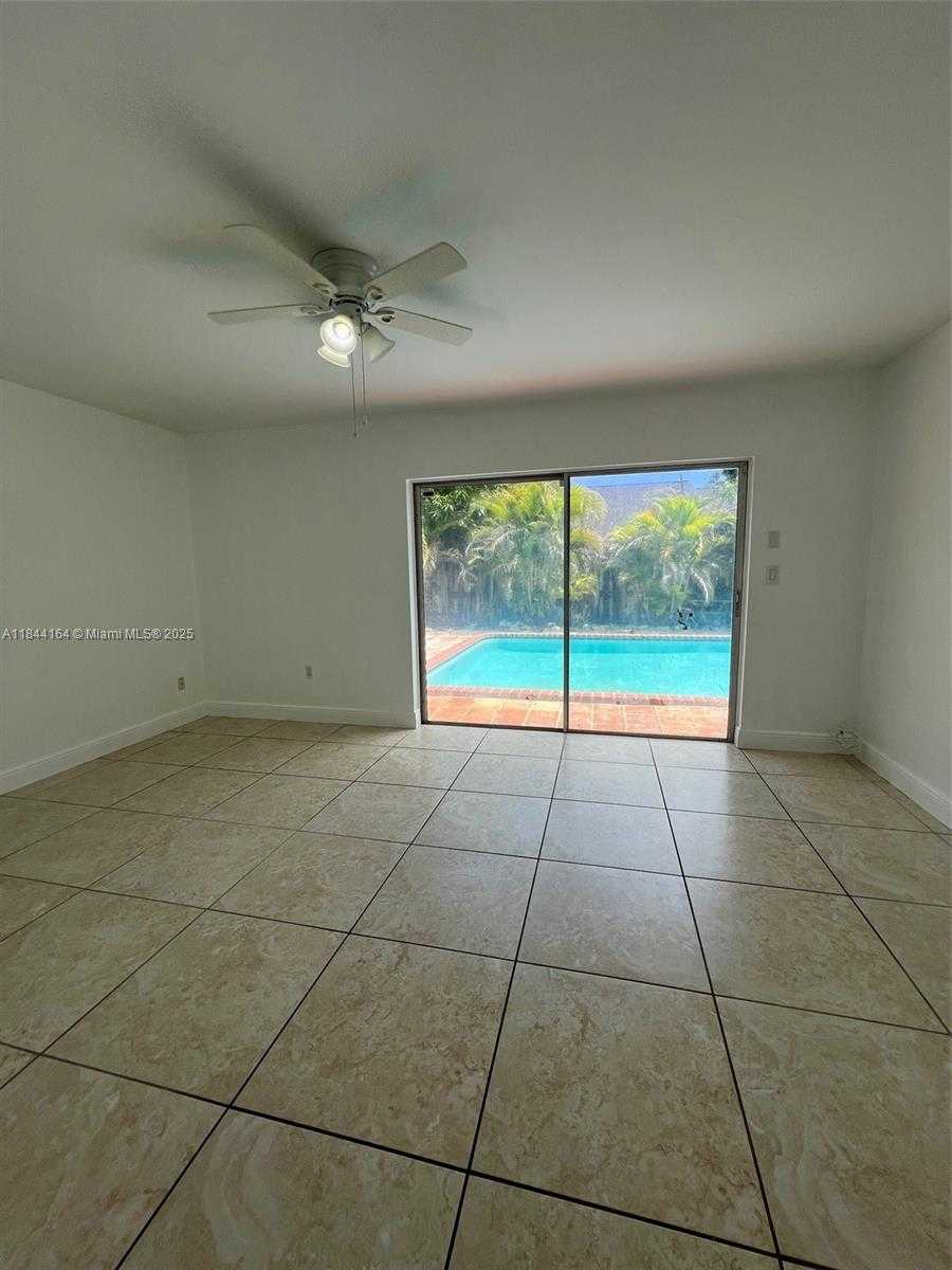 Small Image of 10511 SOUTH WEST 145TH CT, Miami Number 20
