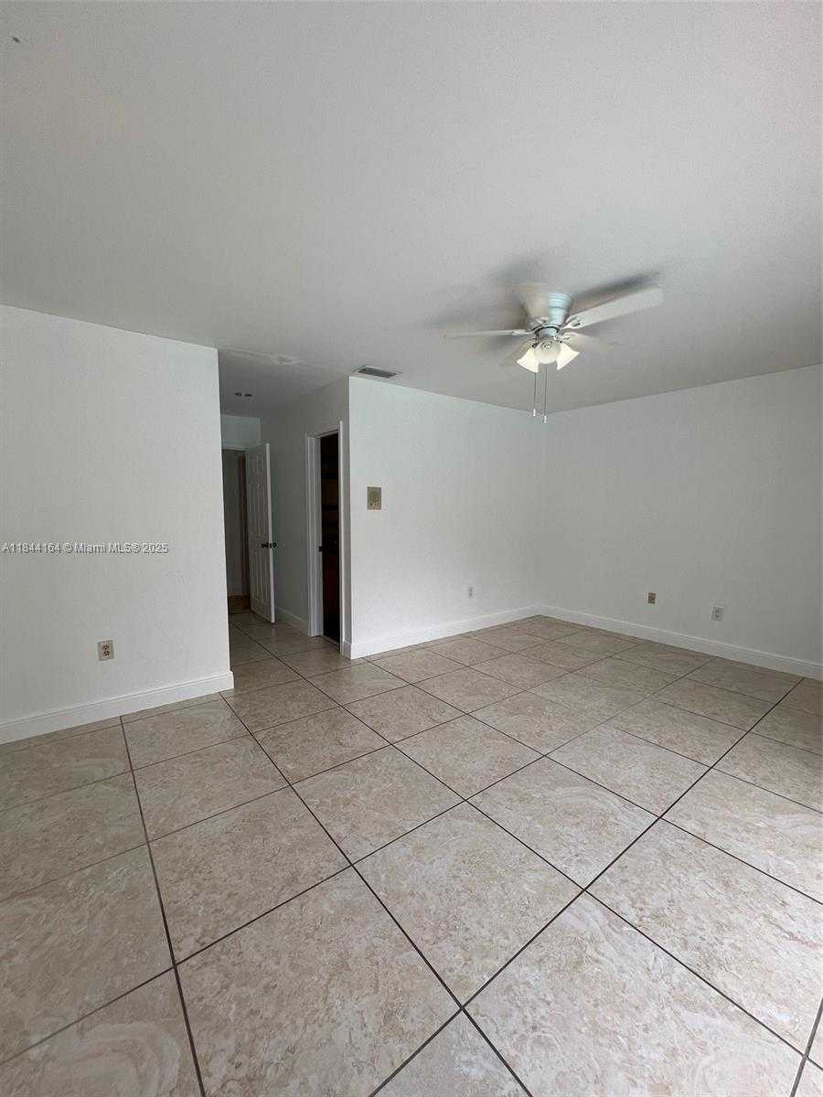 Small Image of 10511 SOUTH WEST 145TH CT, Miami Number 22