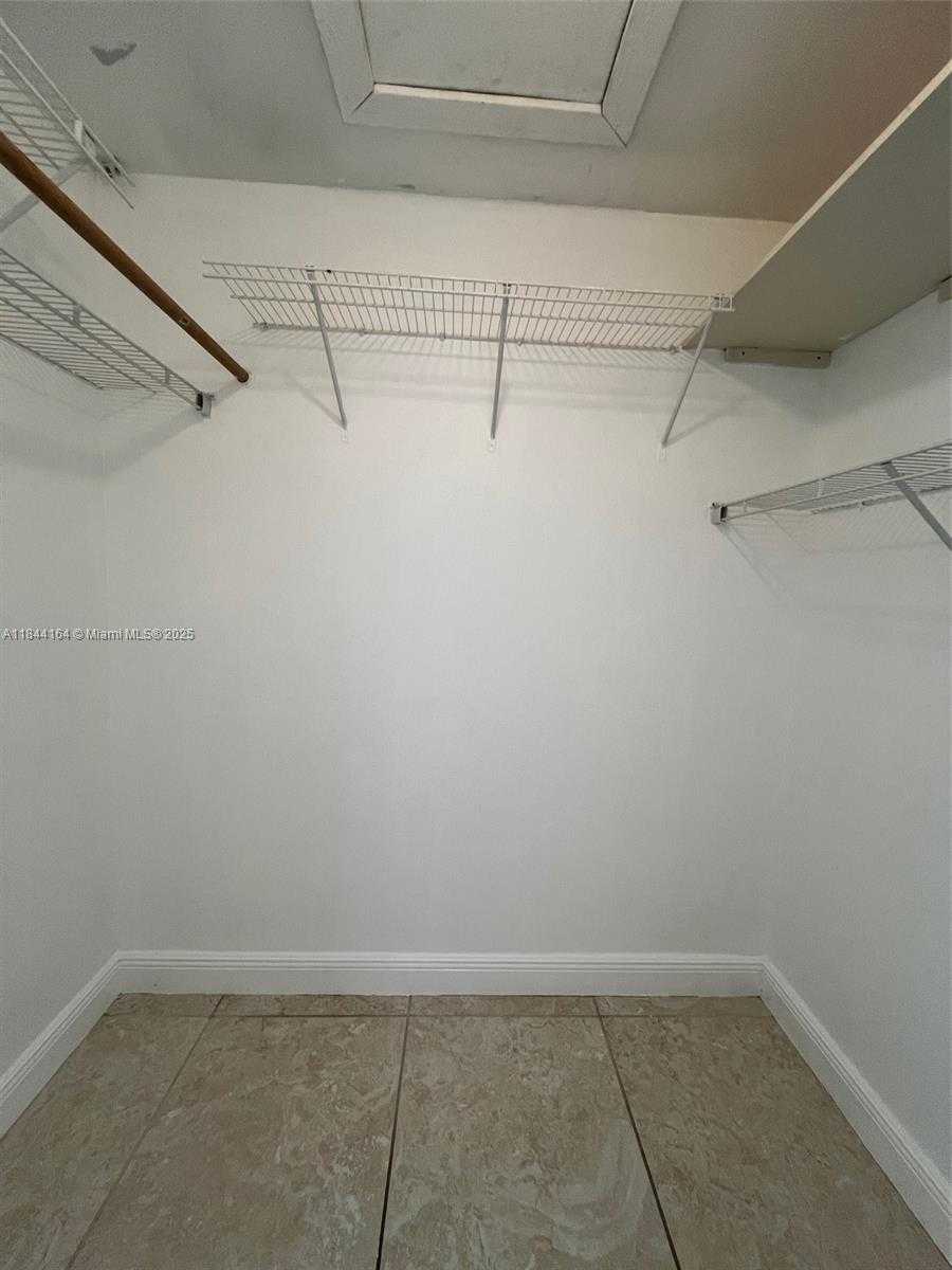 Small Image of 10511 SOUTH WEST 145TH CT, Miami Number 23