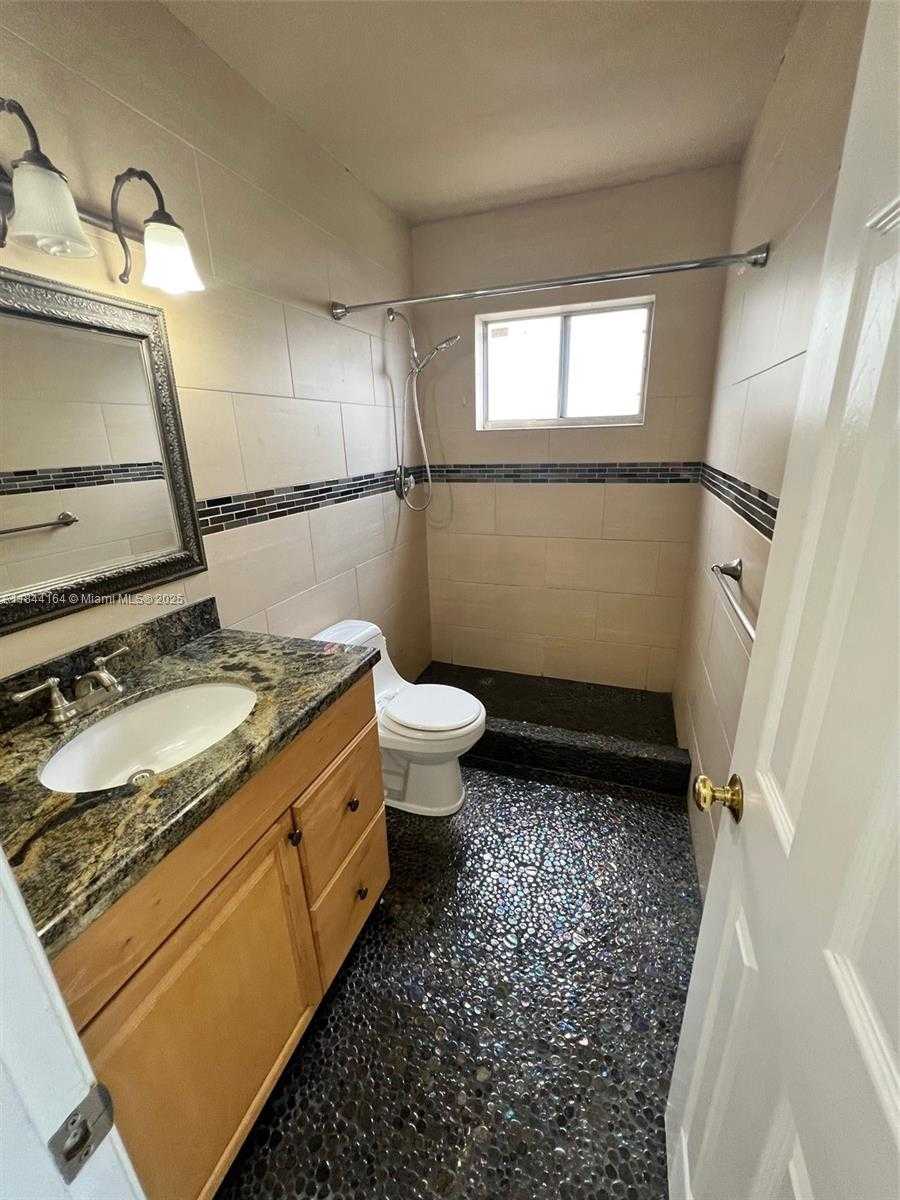 Small Image of 10511 SOUTH WEST 145TH CT, Miami Number 24