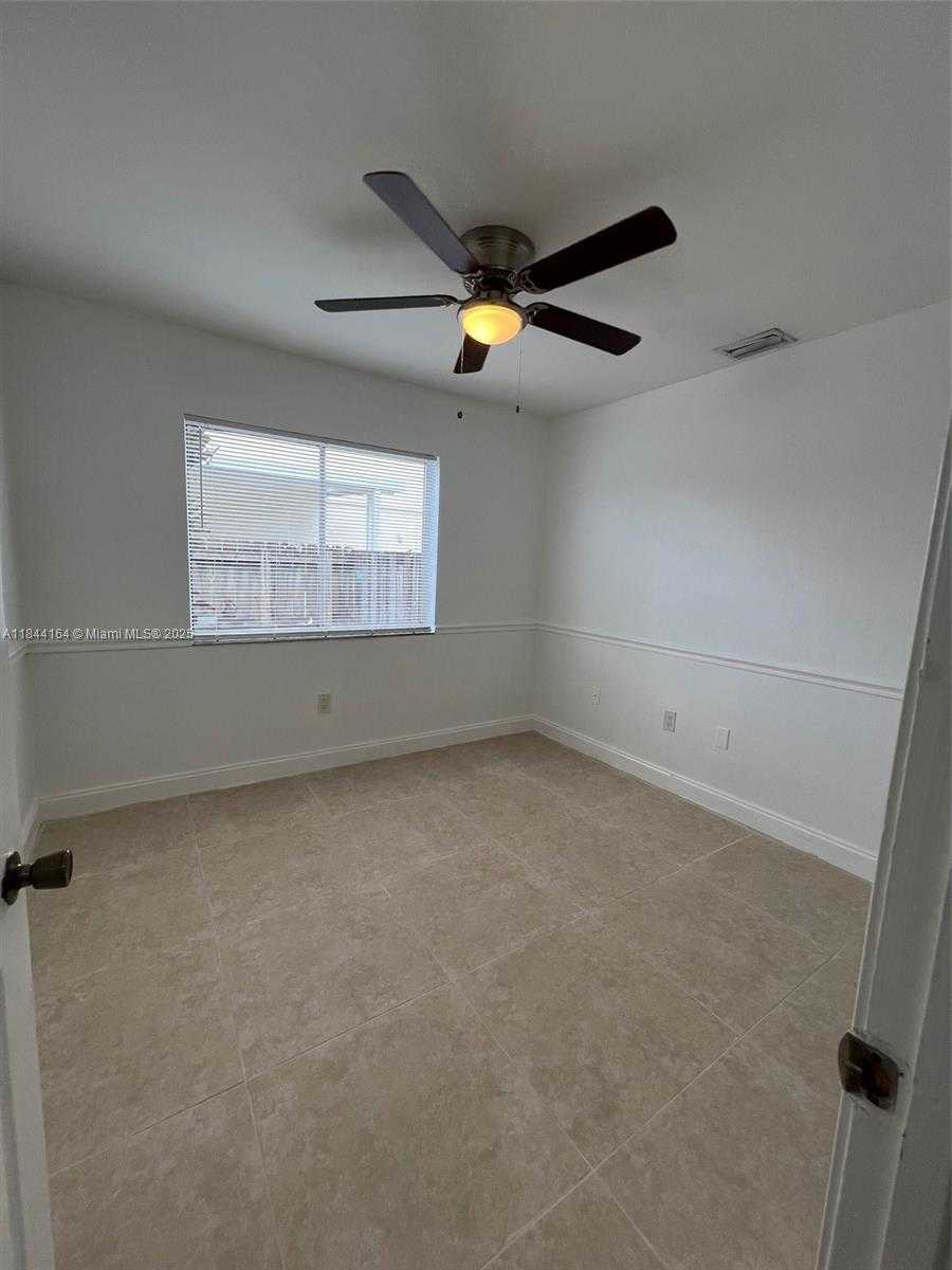 Small Image of 10511 SOUTH WEST 145TH CT, Miami Number 32