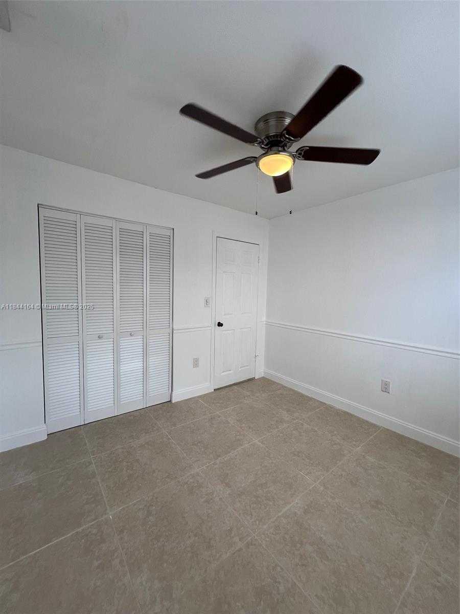 Small Image of 10511 SOUTH WEST 145TH CT, Miami Number 34