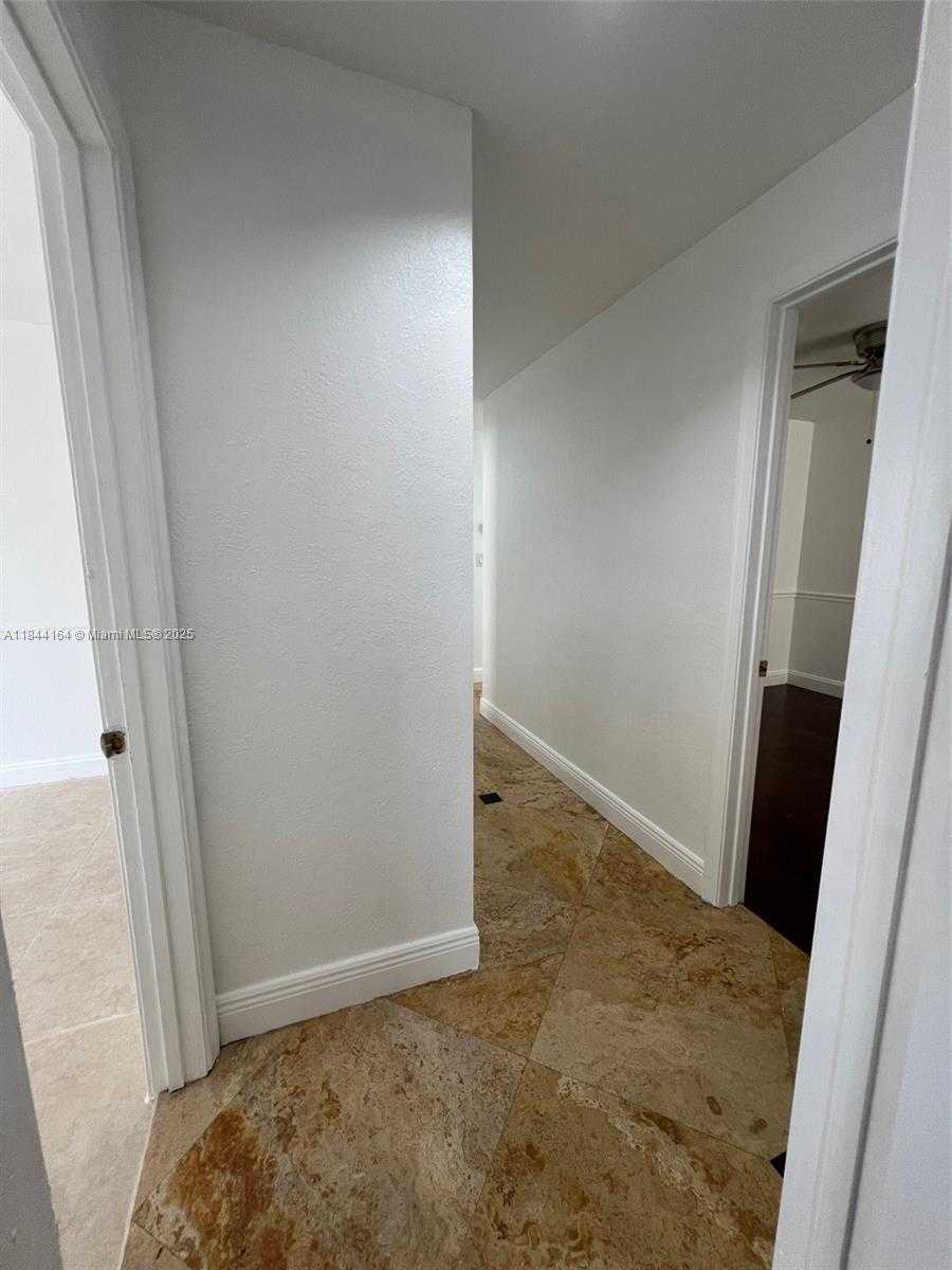 Small Image of 10511 SOUTH WEST 145TH CT, Miami Number 36