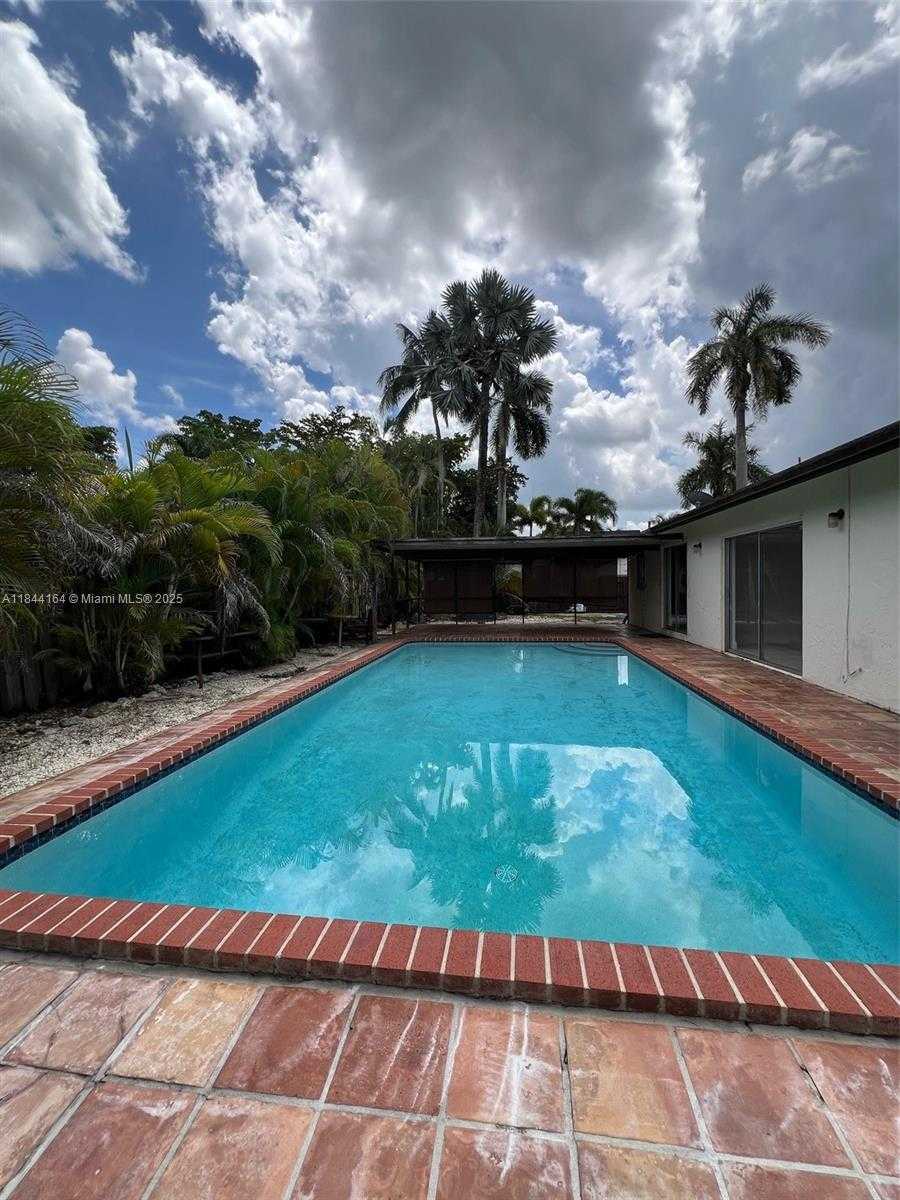 Small Image of 10511 SOUTH WEST 145TH CT, Miami Number 38