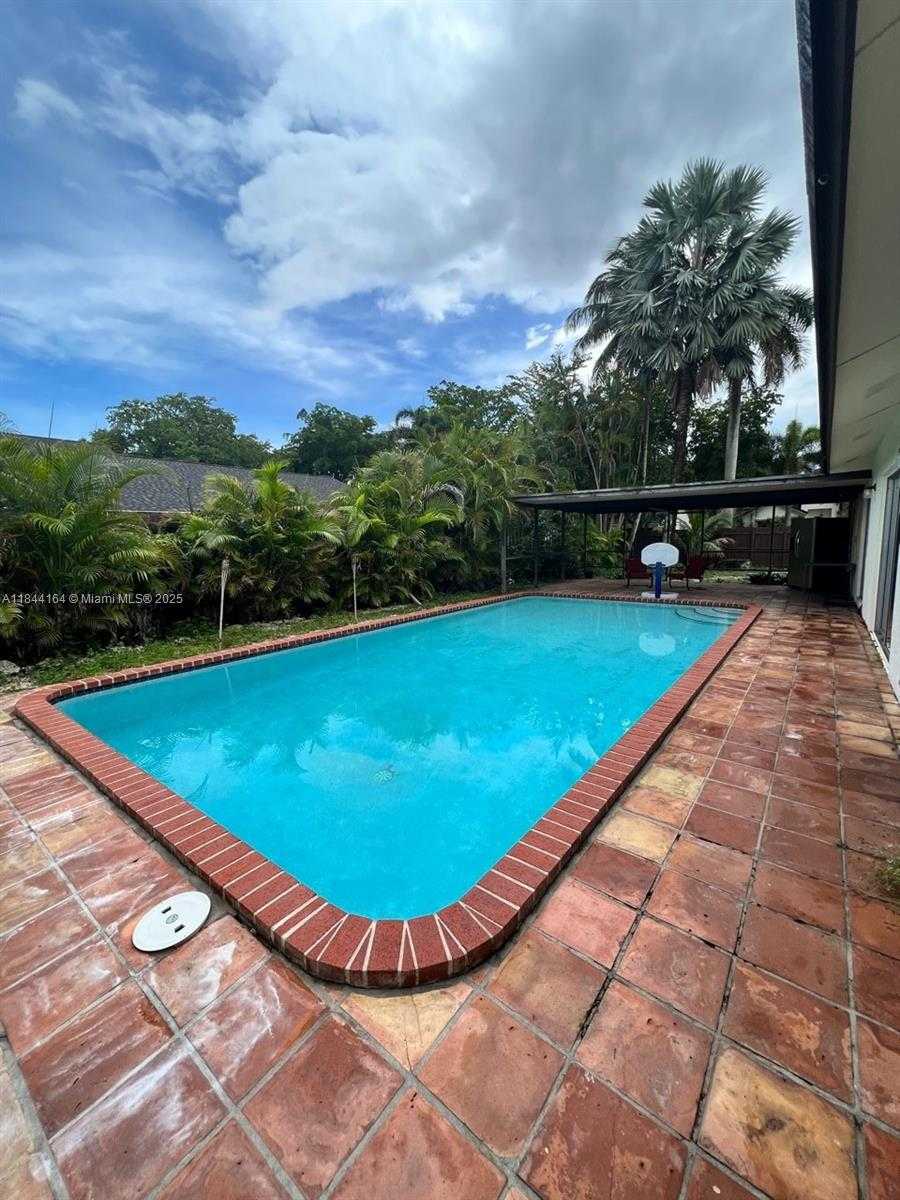 Small Image of 10511 SOUTH WEST 145TH CT, Miami Number 39