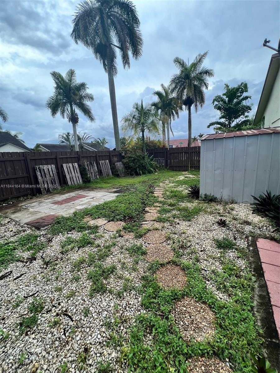 Small Image of 10511 SOUTH WEST 145TH CT, Miami Number 43