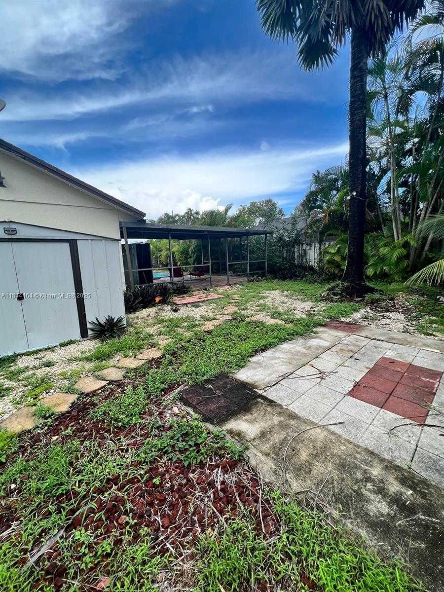 Small Image of 10511 SOUTH WEST 145TH CT, Miami Number 44