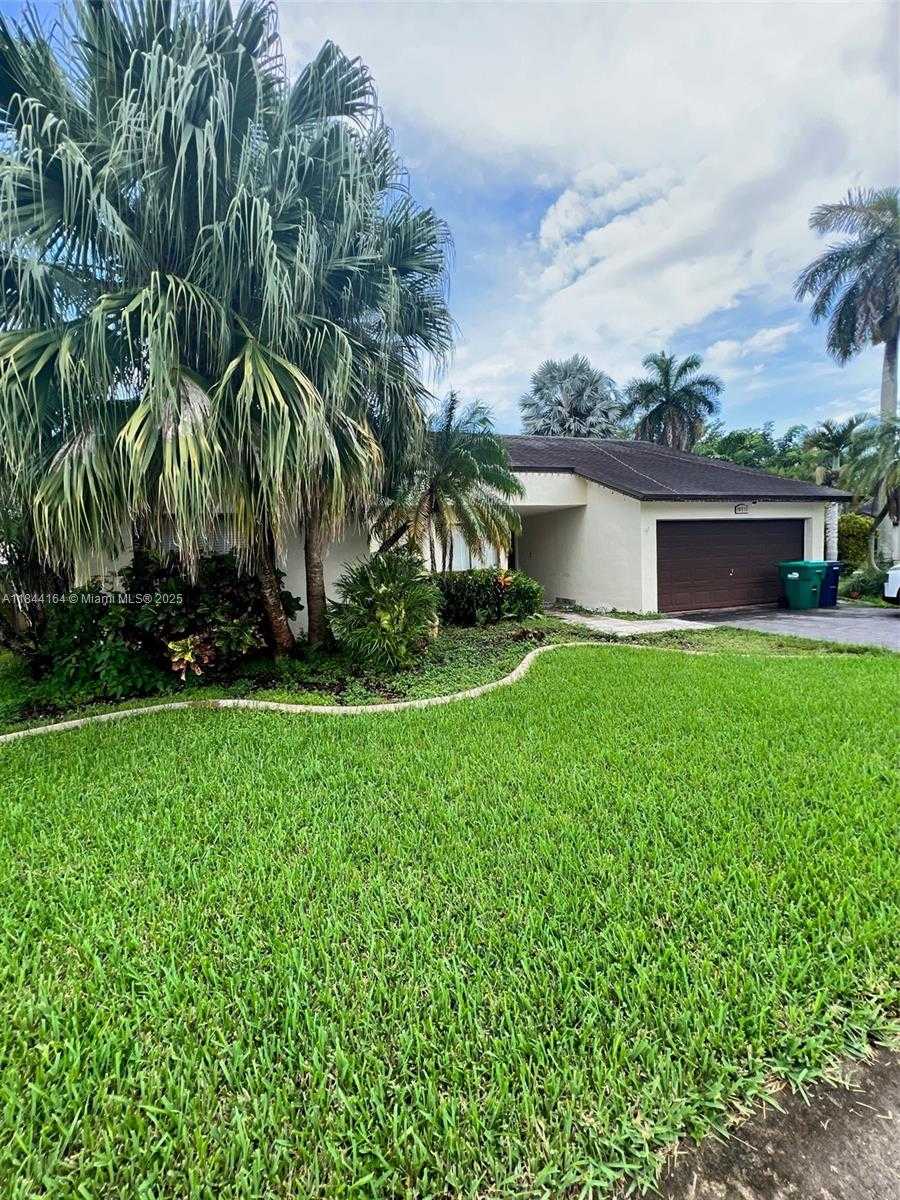 Small Image of 10511 SOUTH WEST 145TH CT, Miami Number 48