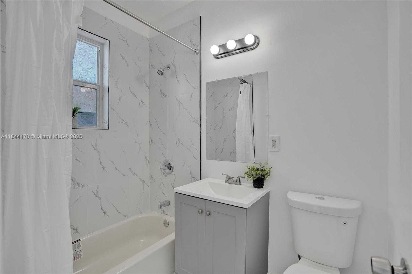 Small Image of 2160 BAY DR #1-2, Miami Beach Number 17