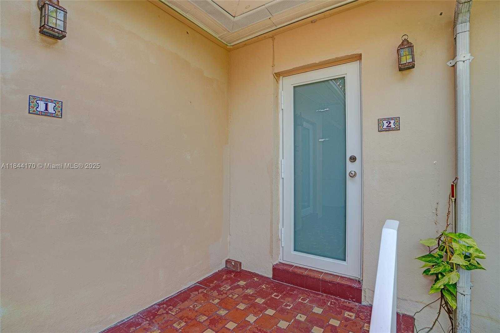 Small Image of 2160 BAY DR #1-2, Miami Beach Number 3
