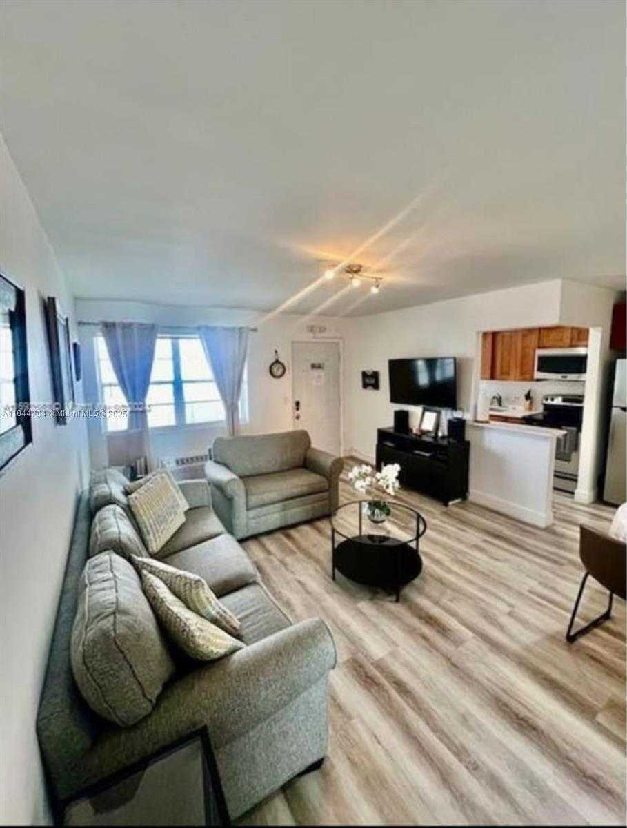 Small Image of 7904 WEST DR #1008, North Bay Village Number 9