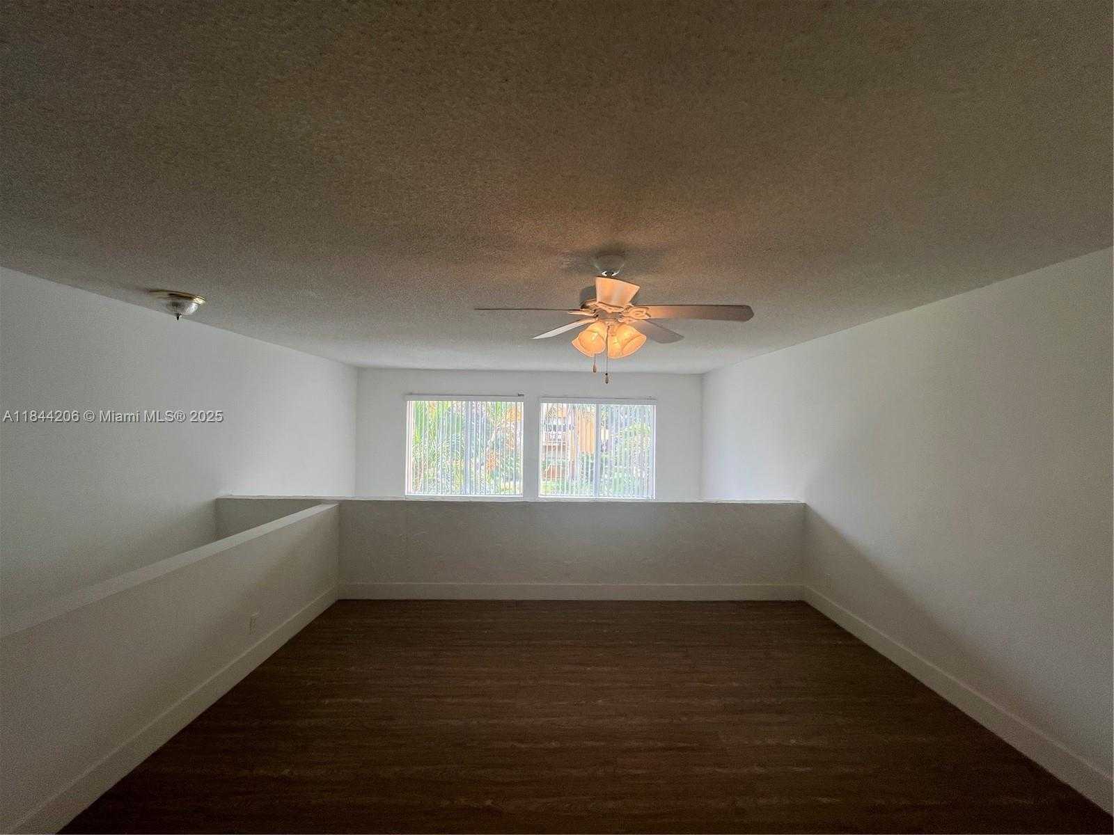 Small Image of 18051 NORTH WEST 68TH AVE #L101, Hialeah Number 5