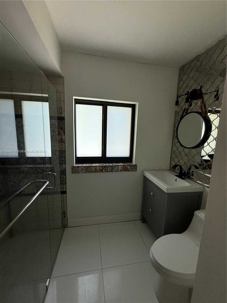 Small Image of 402 SOUTH WEST 33RD AVE, Miami Number 13