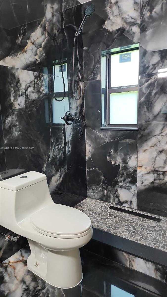 Small Image of 402 SOUTH WEST 33RD AVE, Miami Number 18