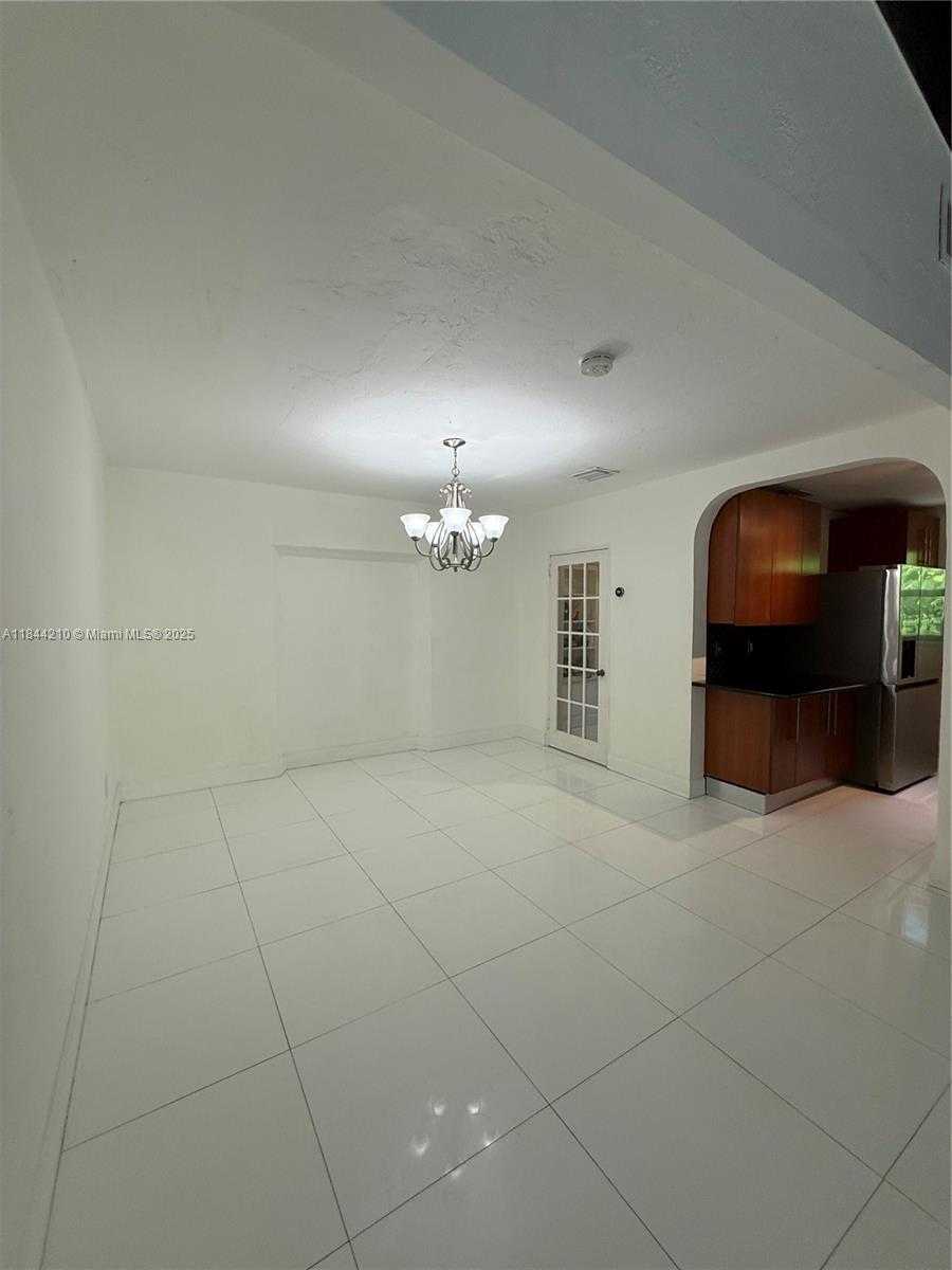 Small Image of 402 SOUTH WEST 33RD AVE, Miami Number 6