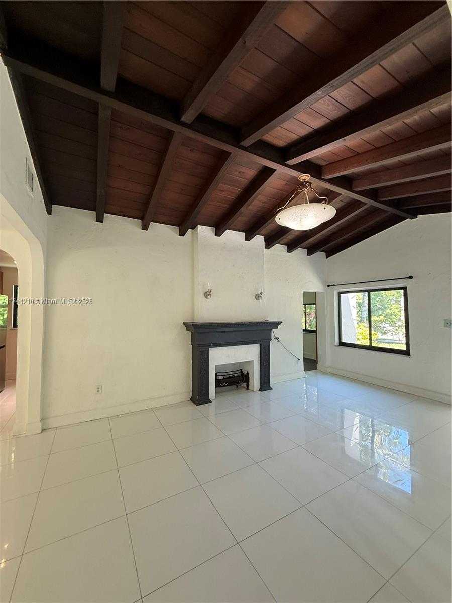 Small Image of 402 SOUTH WEST 33RD AVE, Miami Number 9