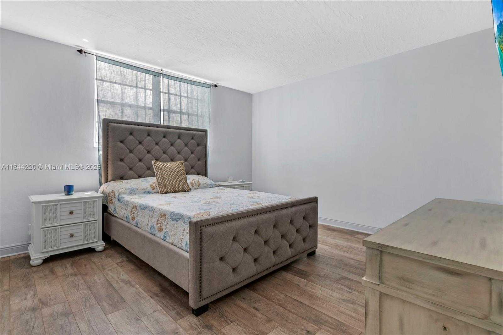 Small Image of 3000 SOUTH OCEAN DR #1122, Hollywood Number 22