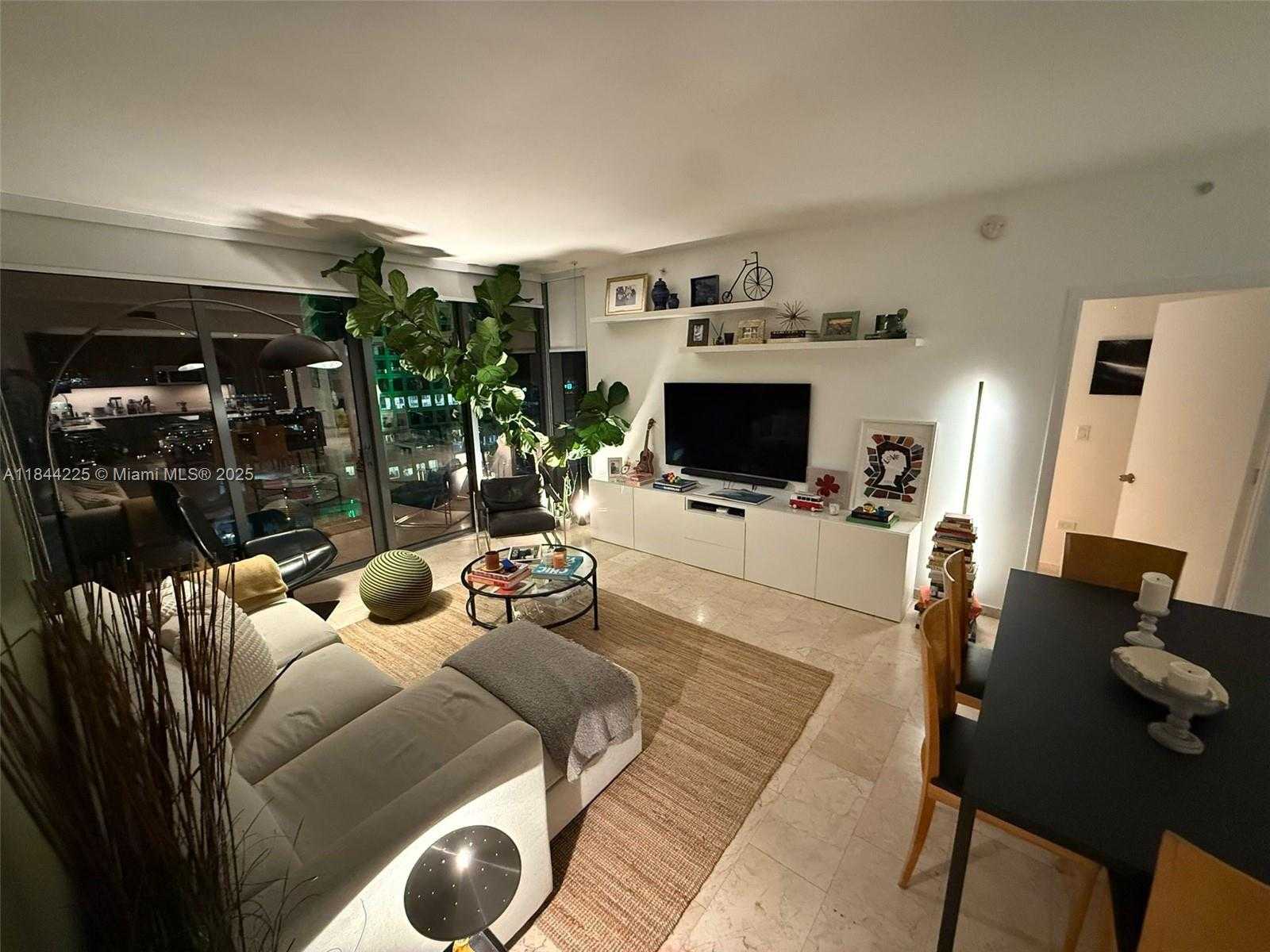 Small Image of 68 SOUTH EAST 6TH ST #1809, Miami Number 5