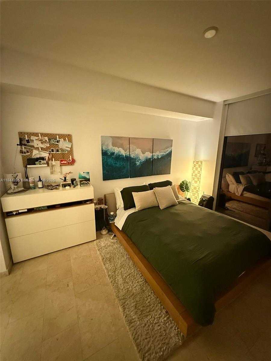 Small Image of 68 SOUTH EAST 6TH ST #1809, Miami Number 6