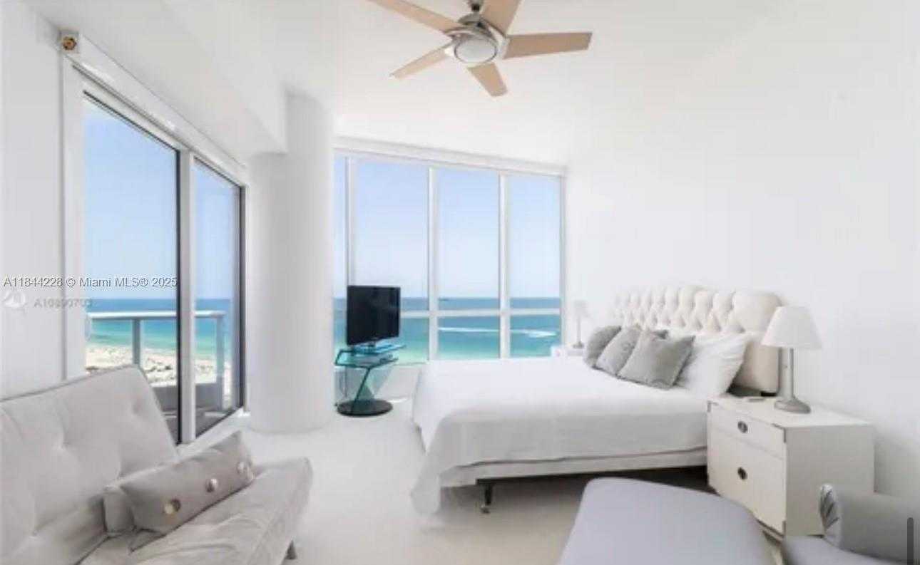 Small Image of 100 SOUTH POINTE DR #1709, Miami Beach Number 14