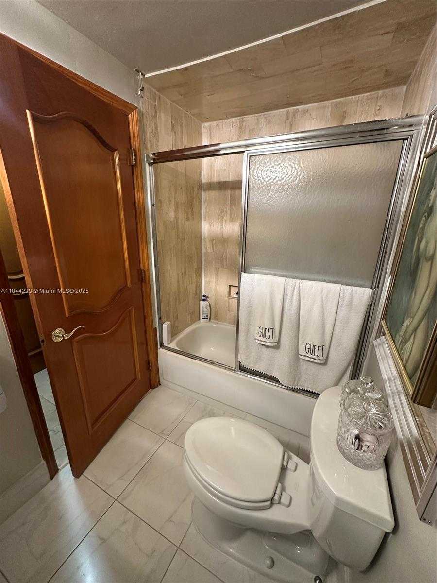 Small Image of 700 BILTMORE WAY #1212, Coral Gables Number 14