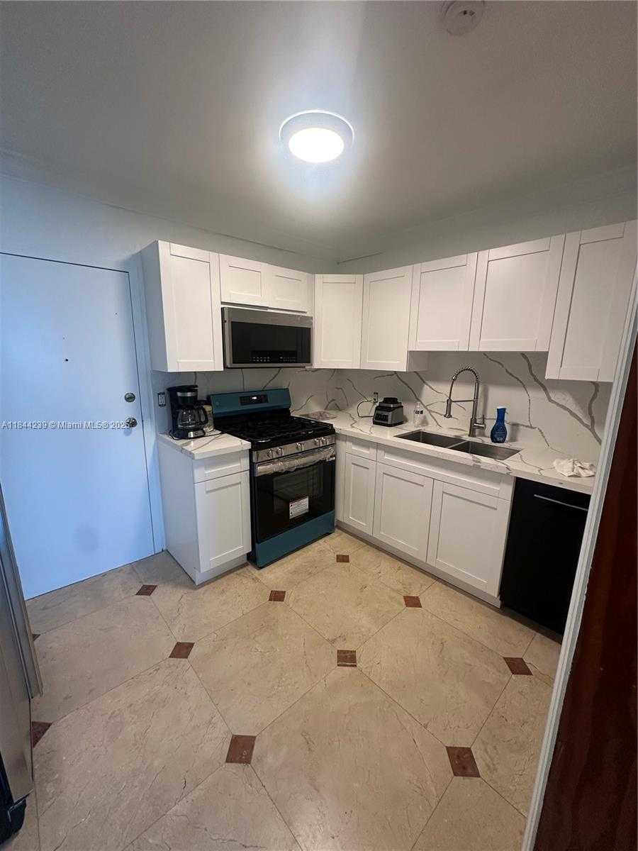 Small Image of 700 BILTMORE WAY #1212, Coral Gables Number 4