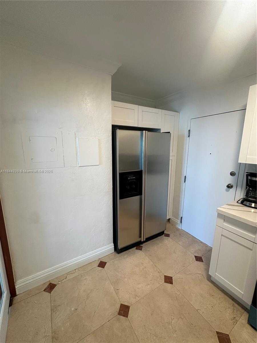 Small Image of 700 BILTMORE WAY #1212, Coral Gables Number 6