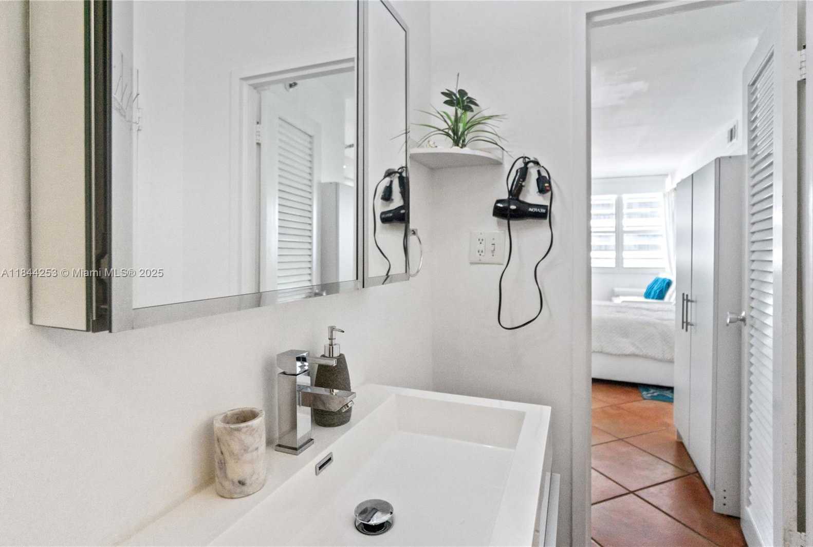 Small Image of 100 LINCOLN RD #1127, Miami Beach Number 14