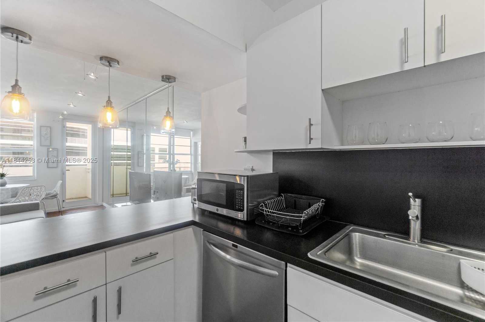 Small Image of 100 LINCOLN RD #1127, Miami Beach Number 8