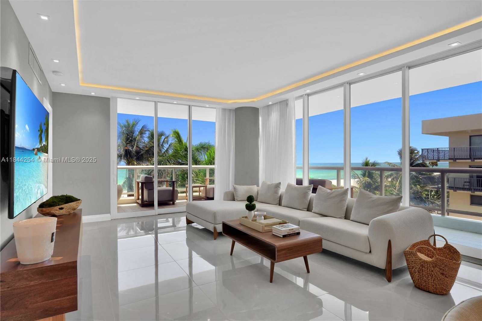 Small Image of 4201 COLLINS AVE #401, Miami Beach Number 2