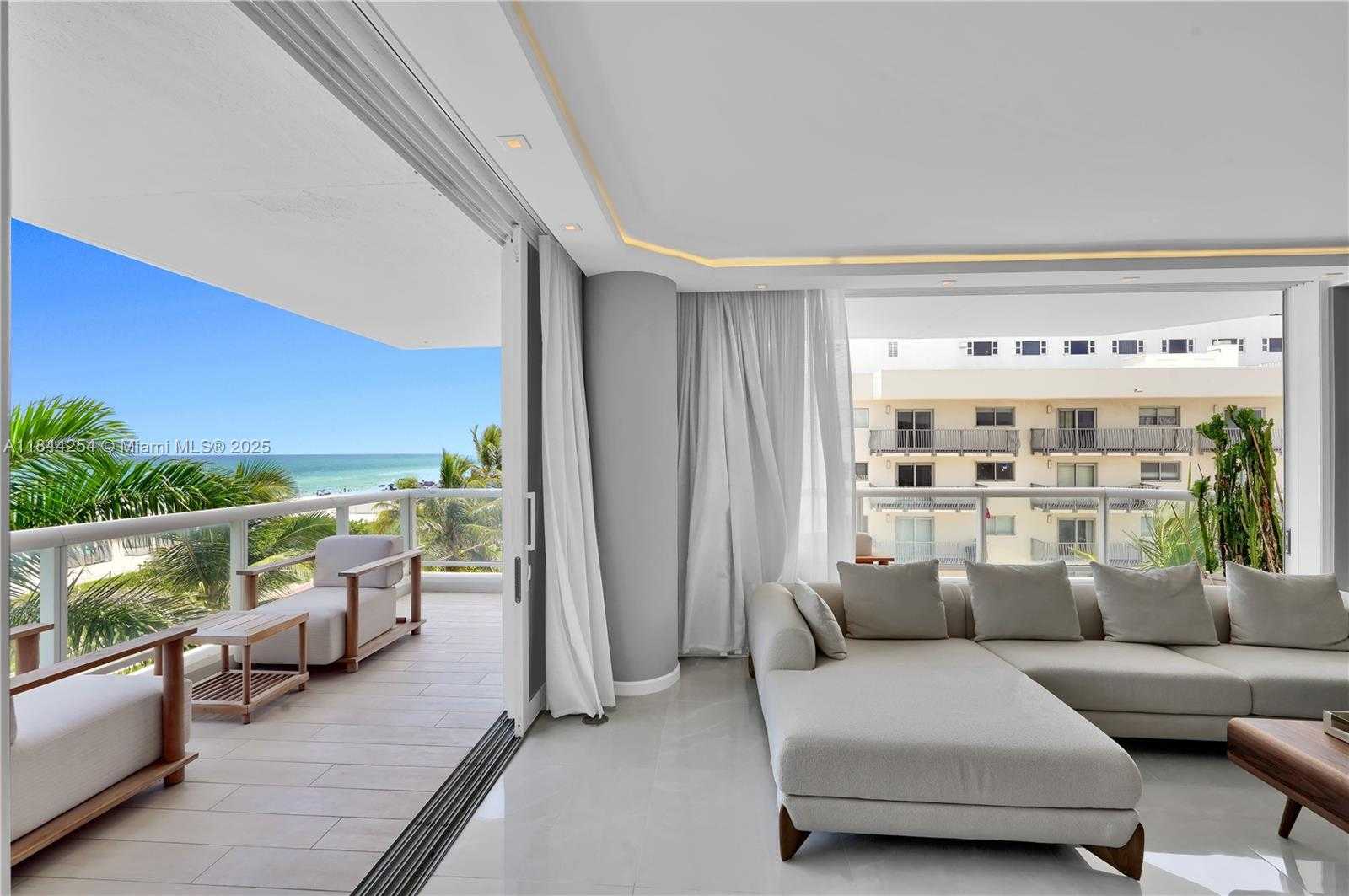 Small Image of 4201 COLLINS AVE #401, Miami Beach Number 3
