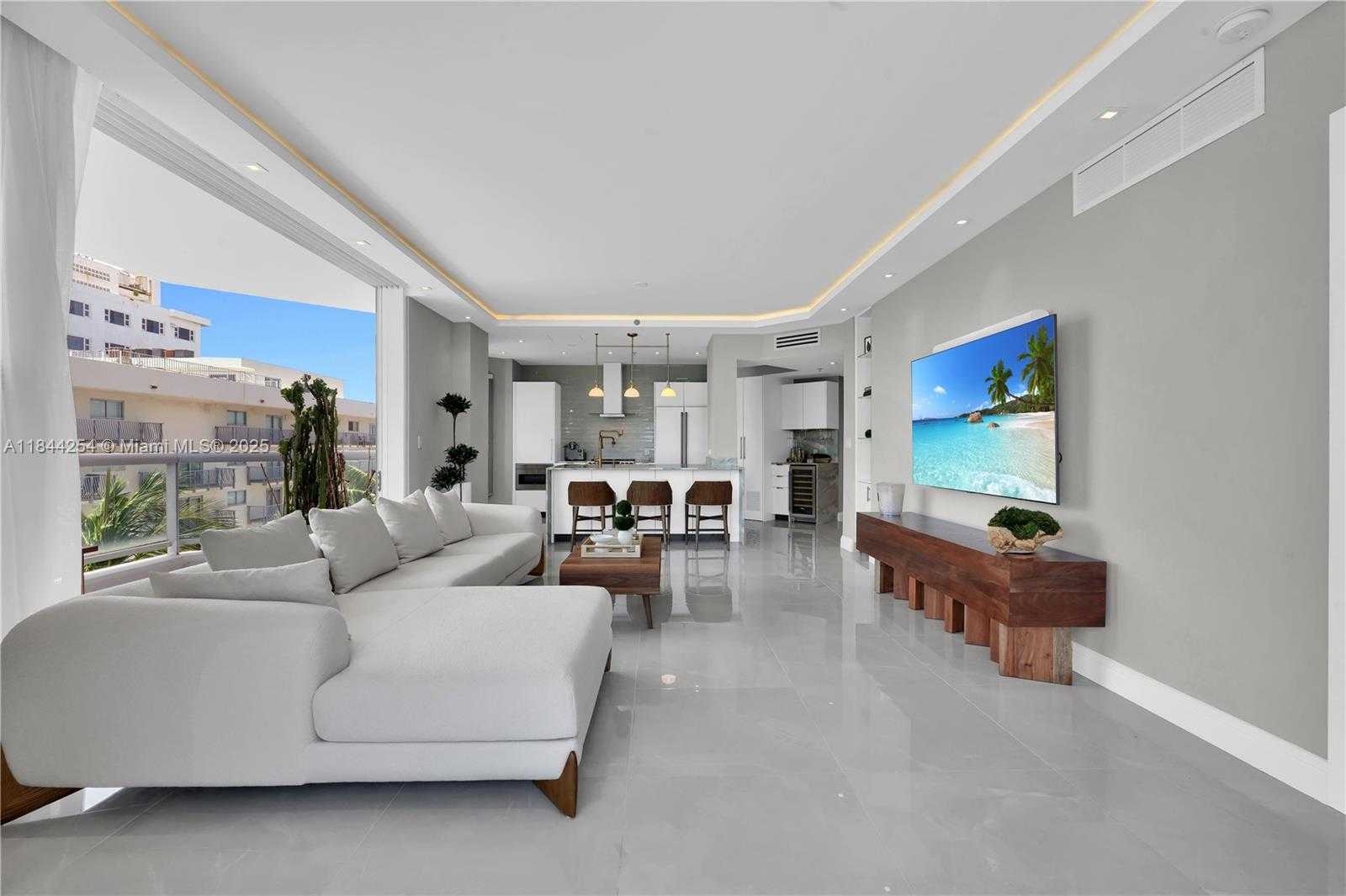 Small Image of 4201 COLLINS AVE #401, Miami Beach Number 4