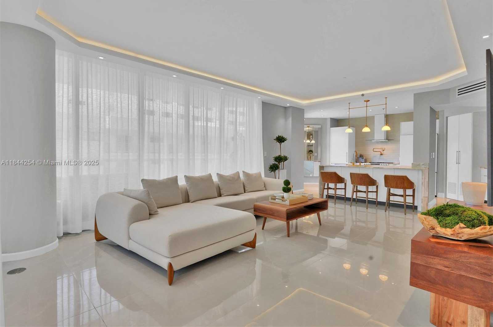 Small Image of 4201 COLLINS AVE #401, Miami Beach Number 5