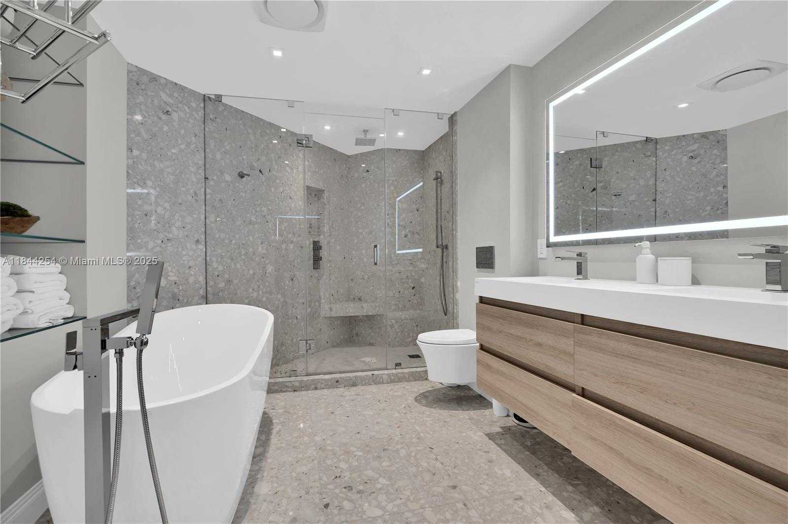 Small Image of 4201 COLLINS AVE #401, Miami Beach Number 7