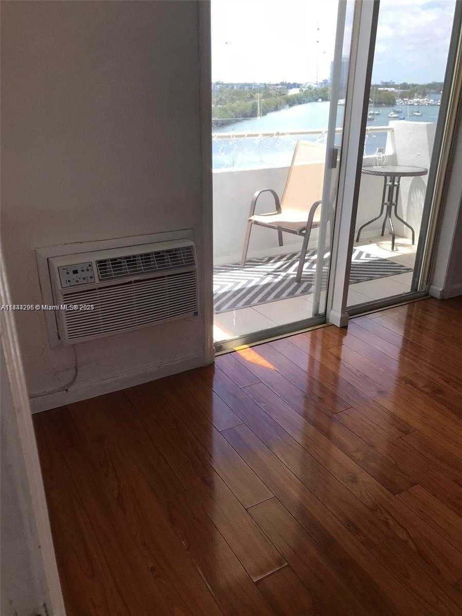 Small Image of 7904 WEST DR #508, North Bay Village Number 10