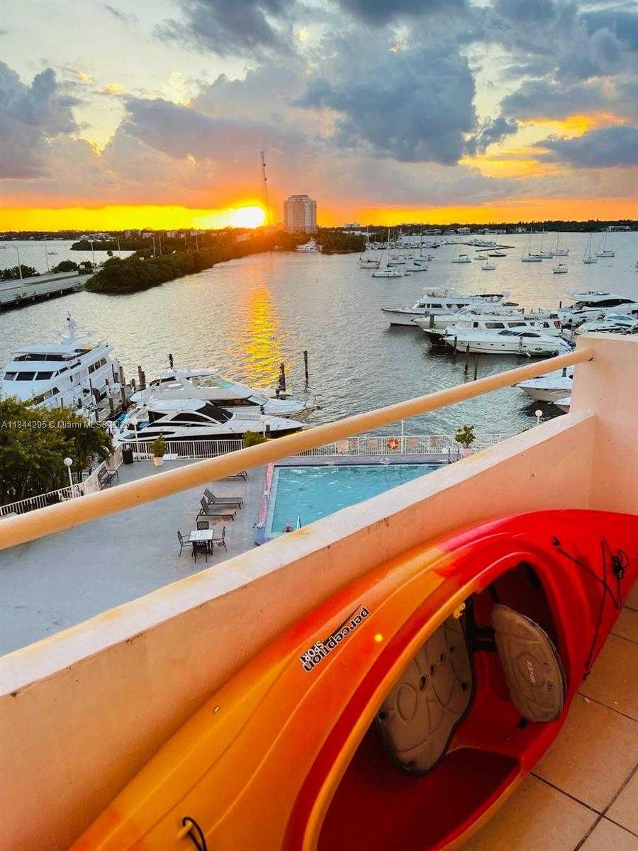 Small Image of 7904 WEST DR #508, North Bay Village Number 3