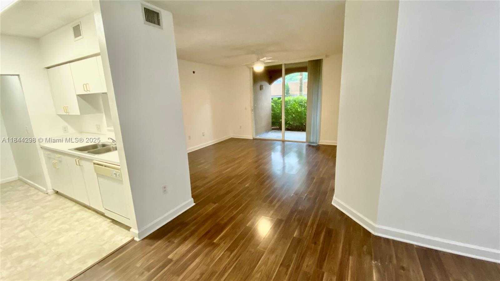 Small Image of 19901 EAST COUNTRY CLUB DR #2103, Aventura Number 2