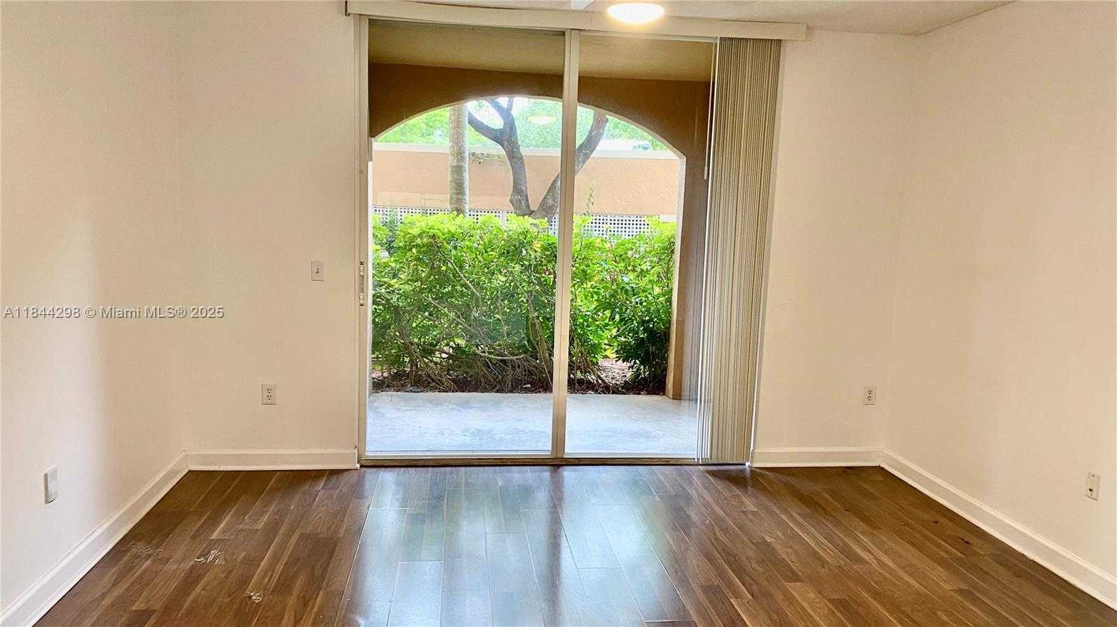 Small Image of 19901 EAST COUNTRY CLUB DR #2103, Aventura Number 4