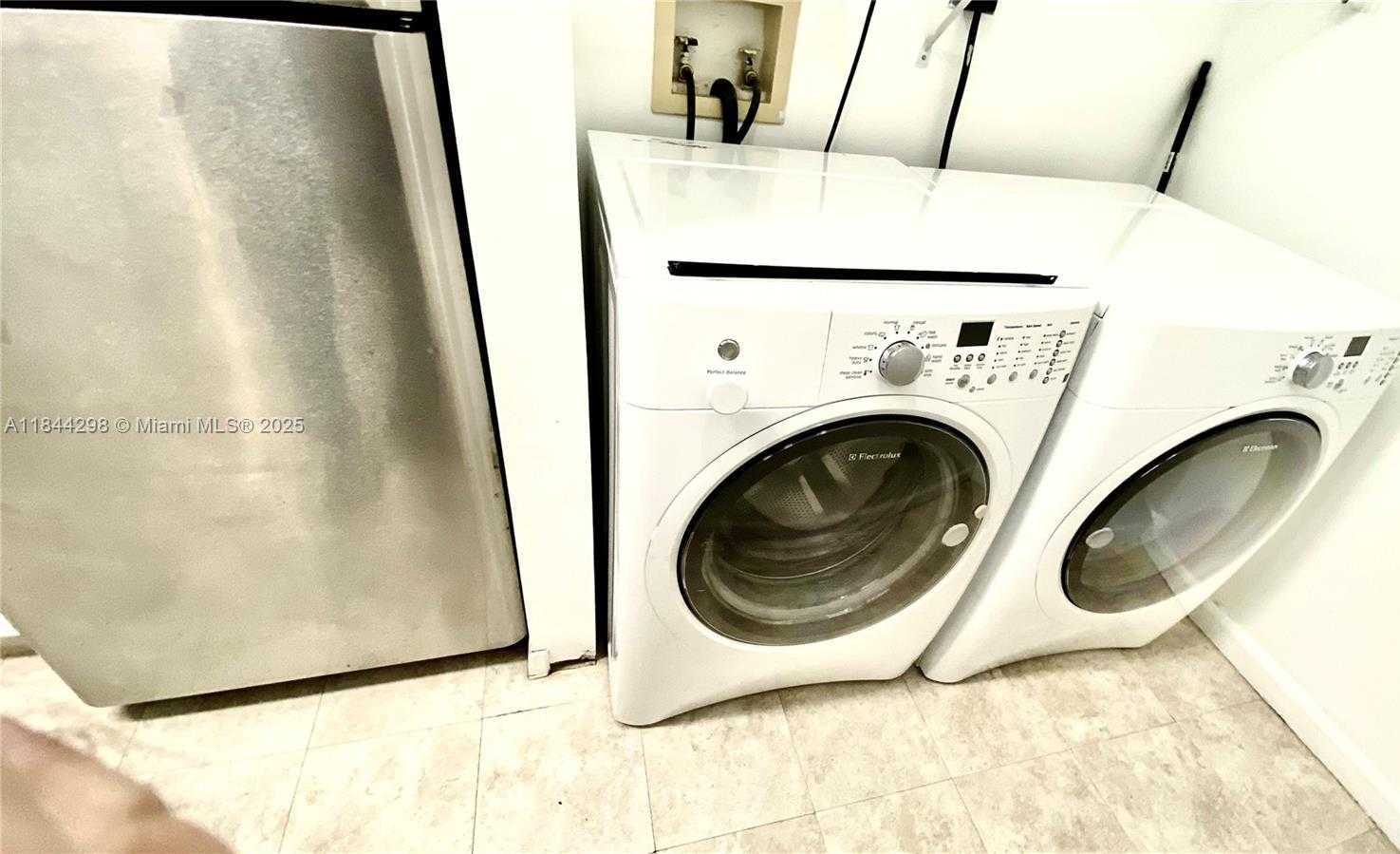 Small Image of 19901 EAST COUNTRY CLUB DR #2103, Aventura Number 8