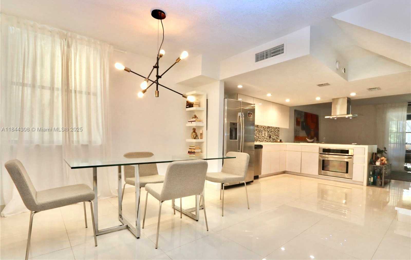 Small Image of 20350 WEST COUNTRY CLUB DR #104-4, Aventura Number 7