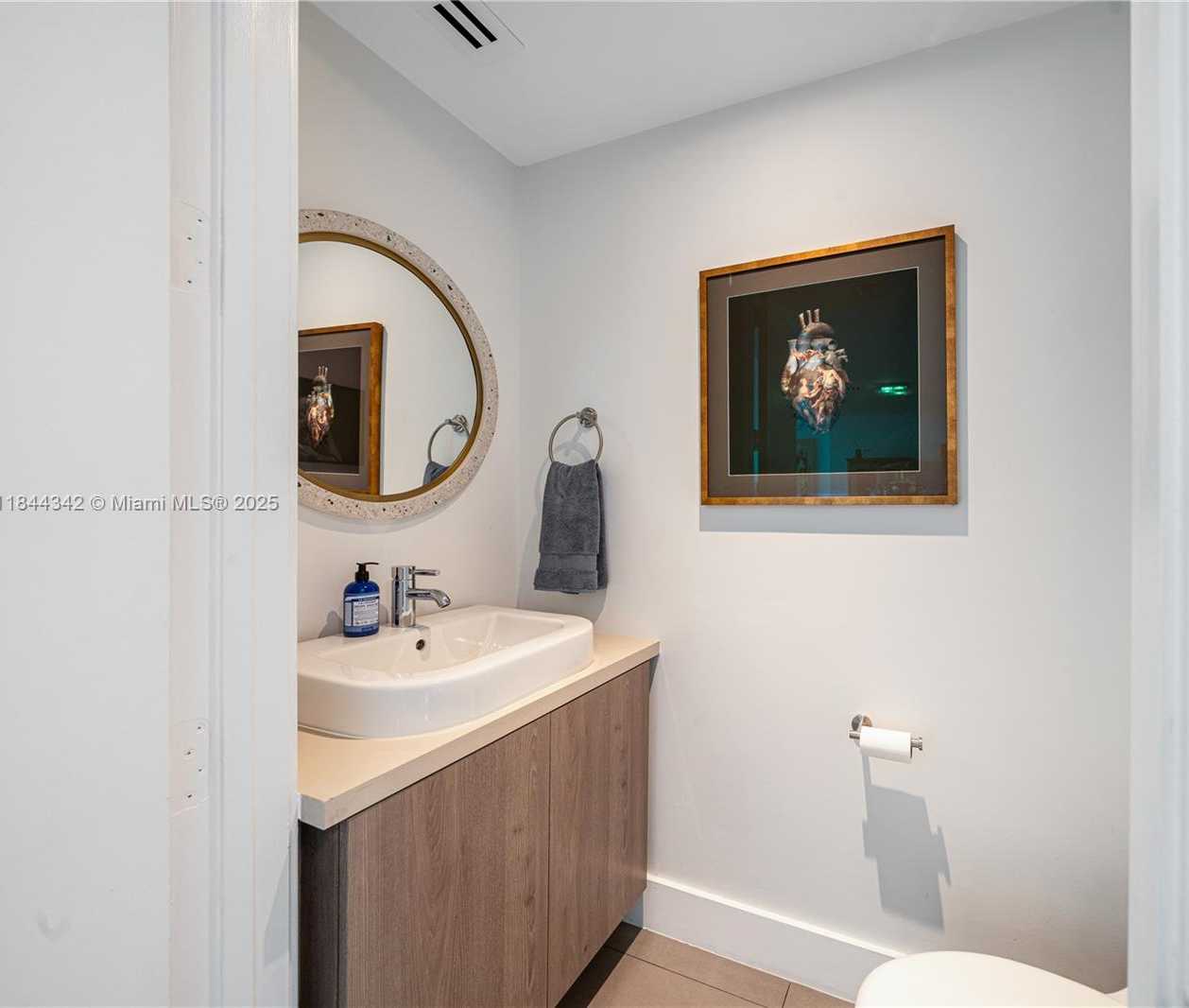 Small Image of 1040 BISCAYNE BLVD #3607, Miami Number 16