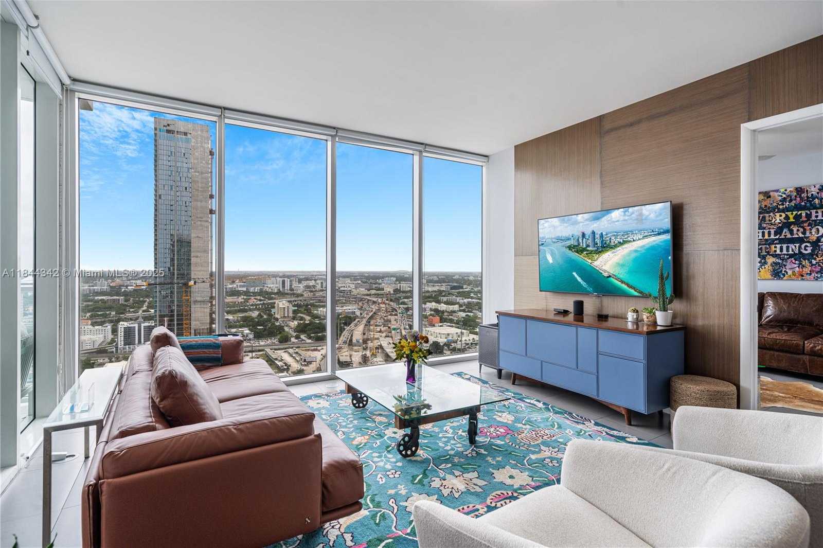 Small Image of 1040 BISCAYNE BLVD #3607, Miami Number 2