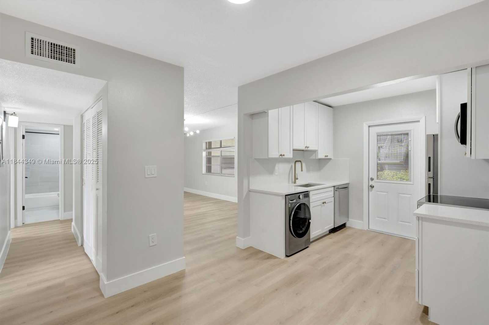 Small Image of 1720 CLEVELAND ST #206E, Hollywood Number 13