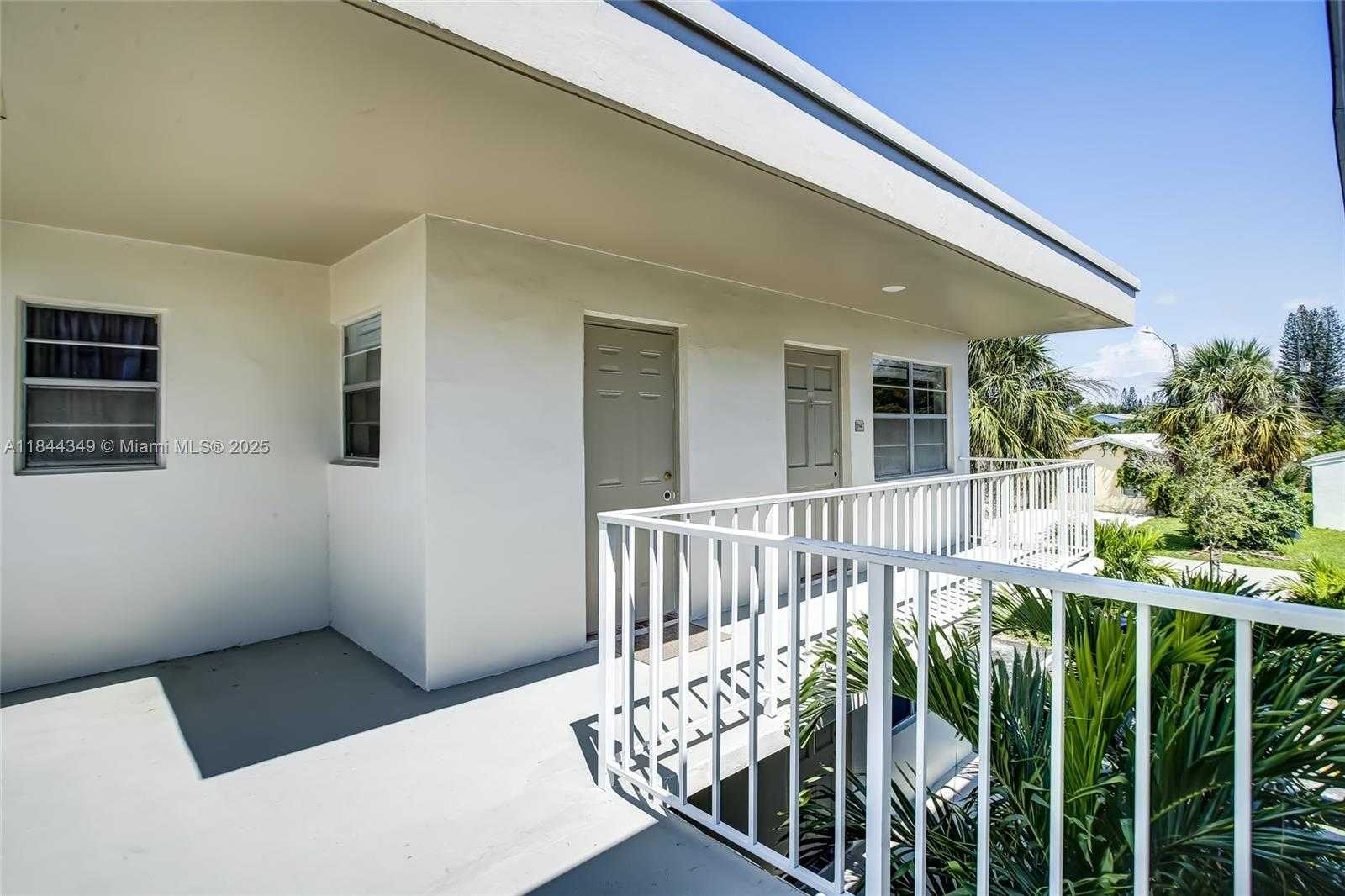 Small Image of 1720 CLEVELAND ST #206E, Hollywood Number 5