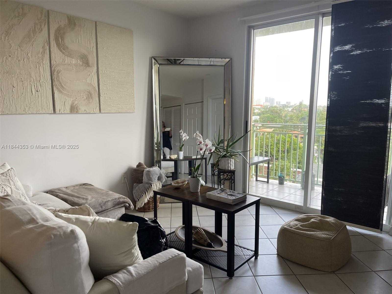 Small Image of 3500 CORAL WAY #709, Miami Number 3
